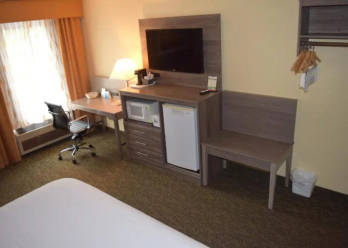 Days Inn By Wyndham Cadillac